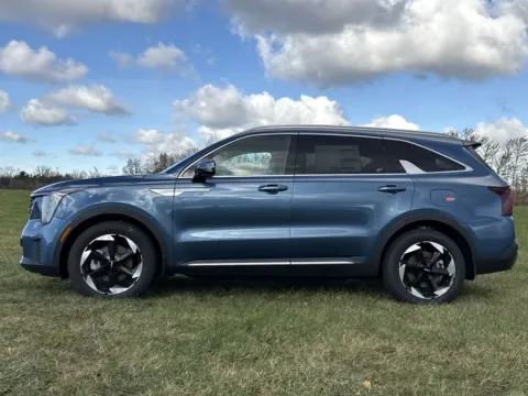 More photos of 2025 Kia Sorento Hybrid EX at Graff Kia of Chesterton, IN
