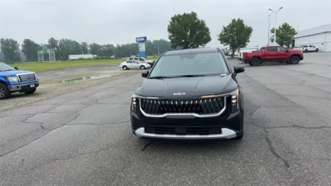 Another view of 2025 Kia Carnival LXS for sale in Burns Harbor, IN at Graff Kia of Chesterton