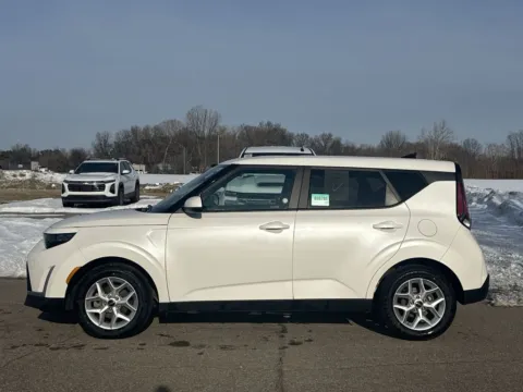 More photos of 2024 Kia Soul LX at Graff Kia of Chesterton, IN