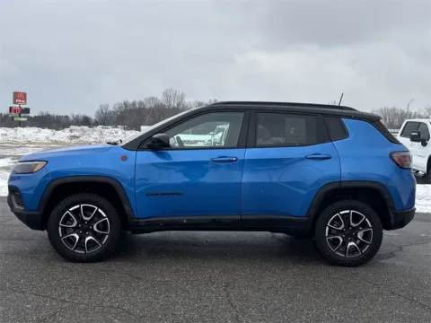 More photos of 2024 Jeep Compass Trailhawk at Graff Kia of Chesterton, IN