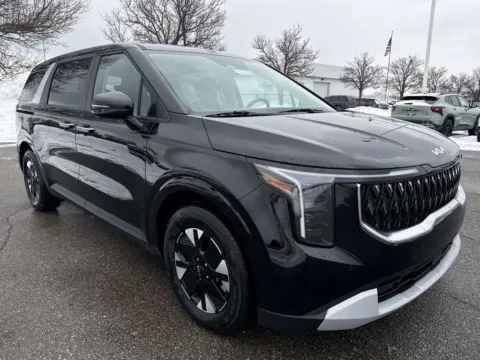 Photos of 2026 Kia Carnival Hybrid LXS for sale in Burns Harbor, IN at Graff Kia of Chesterton