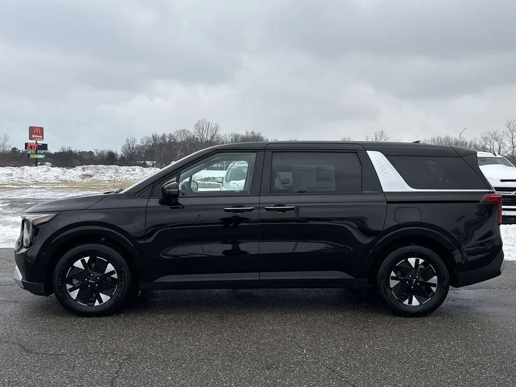 2026 Kia Carnival LXS - Photo 3