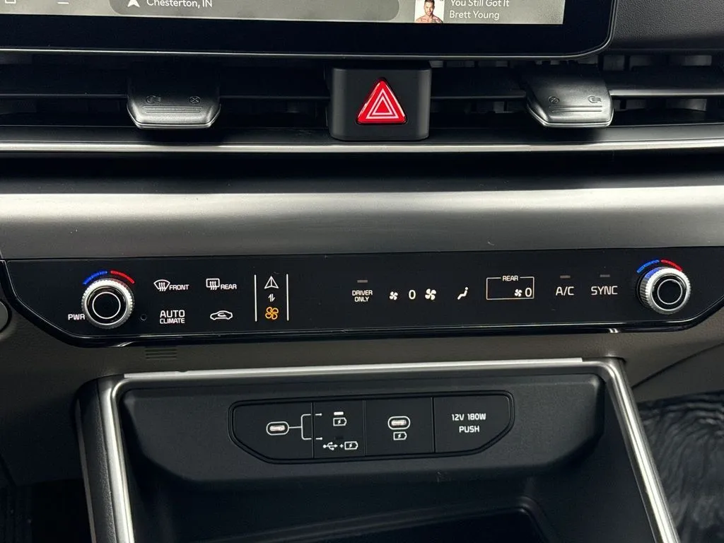 2026 Kia Carnival LXS - Photo 16