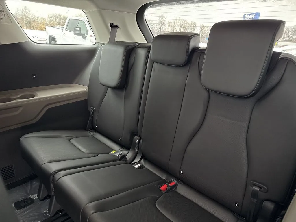 2026 Kia Carnival LXS - Photo 24