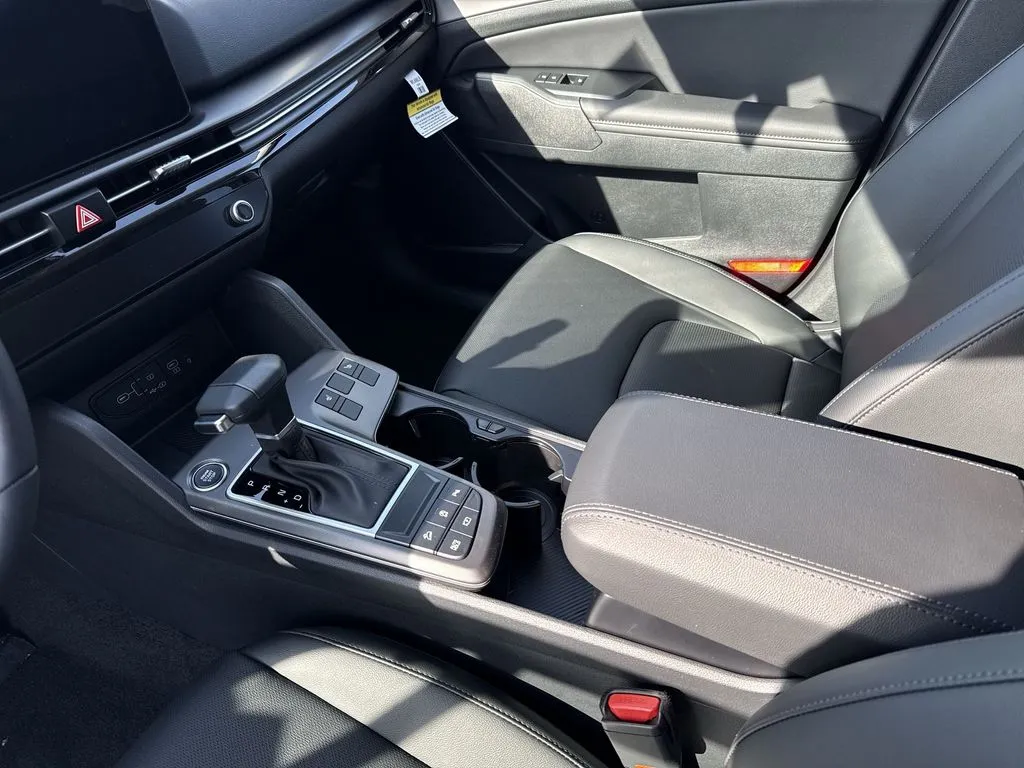 2026 Kia Sportage EX - Photo 23