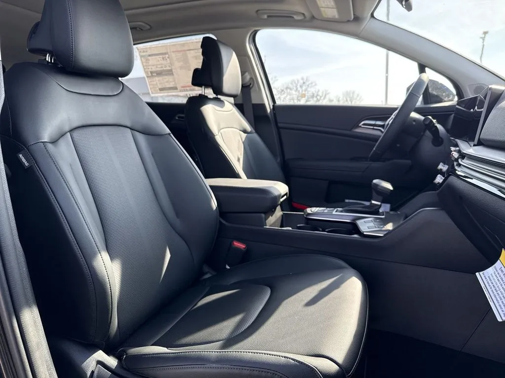 2026 Kia Sportage EX - Photo 26
