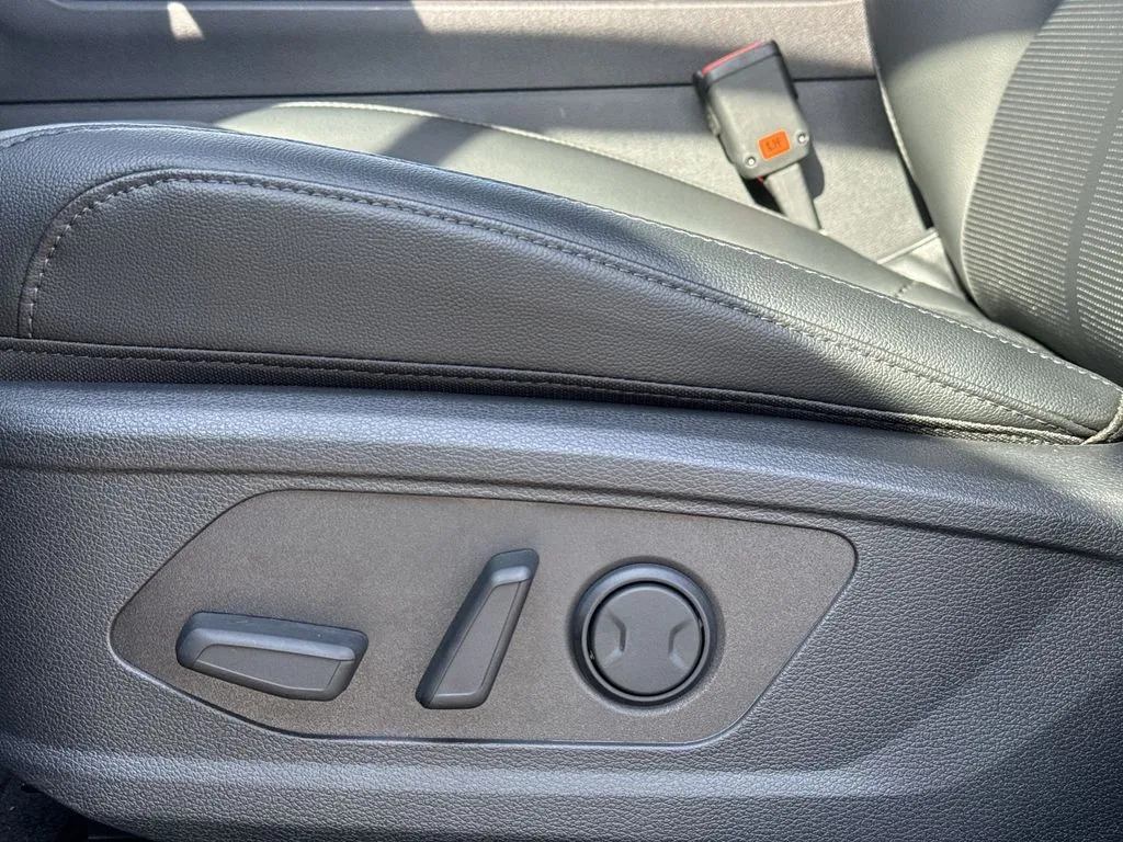 2026 Kia Sportage EX - Photo 14