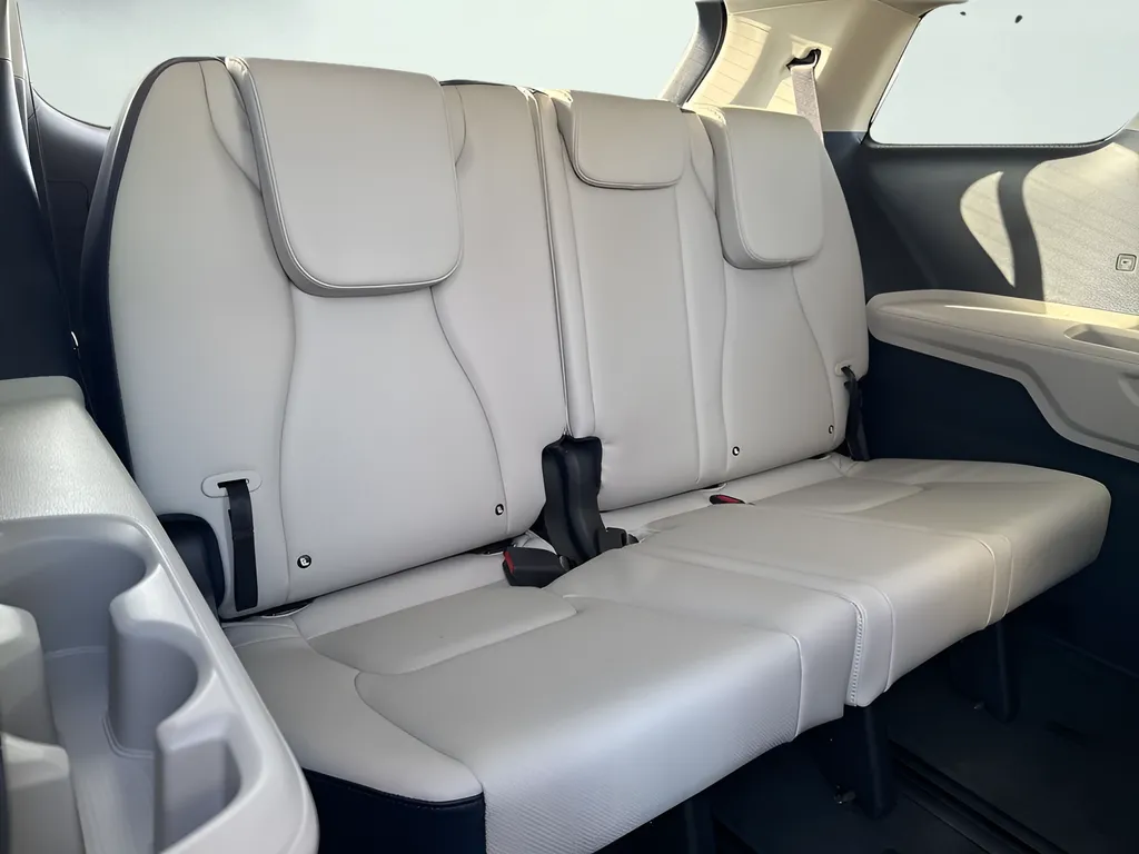 2026 Kia Carnival EX - Photo 24