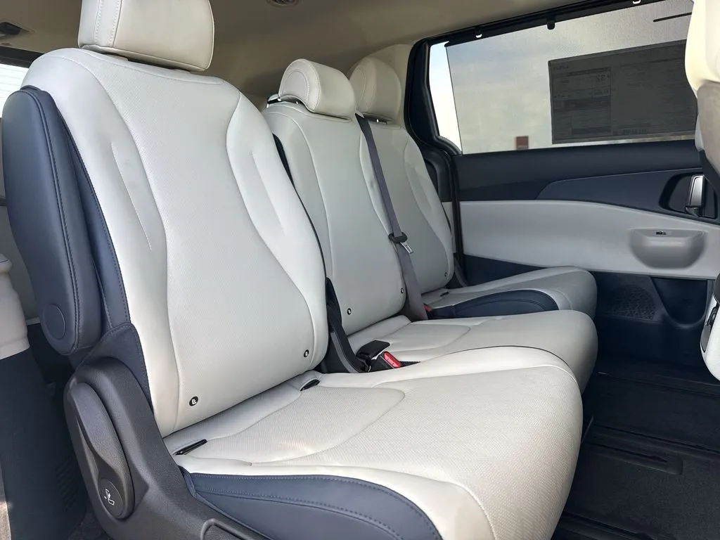 2026 Kia Carnival EX - Photo 24