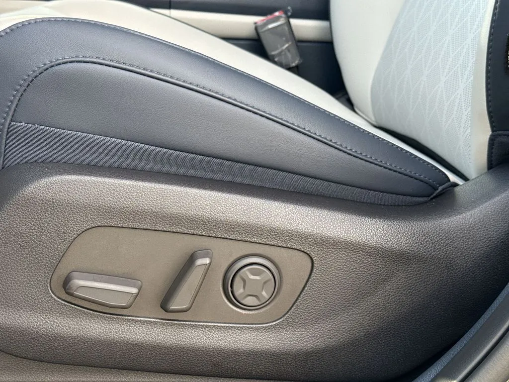 2026 Kia Carnival EX - Photo 14