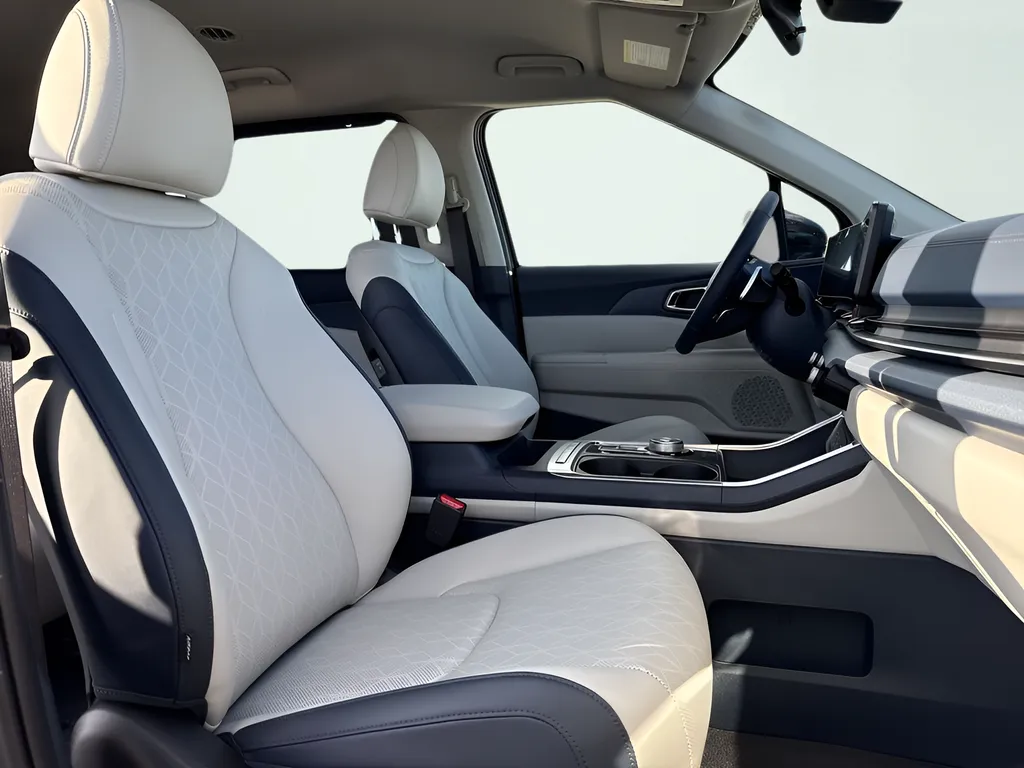 2026 Kia Carnival EX - Photo 25