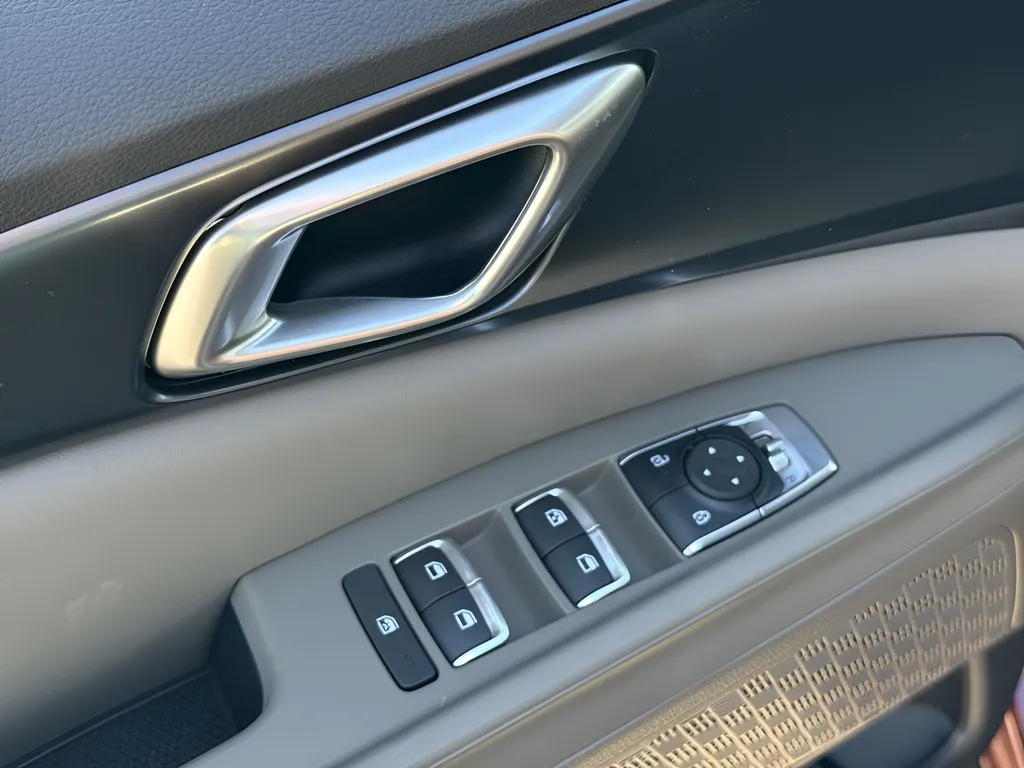 2026 Kia Carnival LXS - Photo 15
