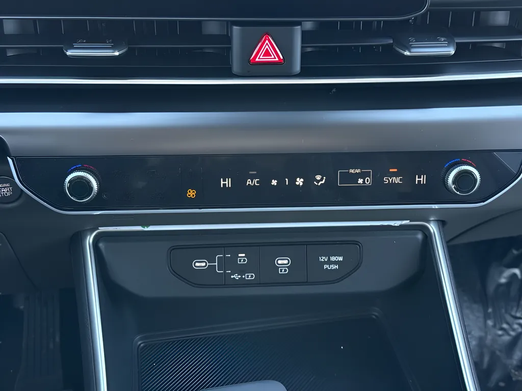 2026 Kia Carnival LXS - Photo 16