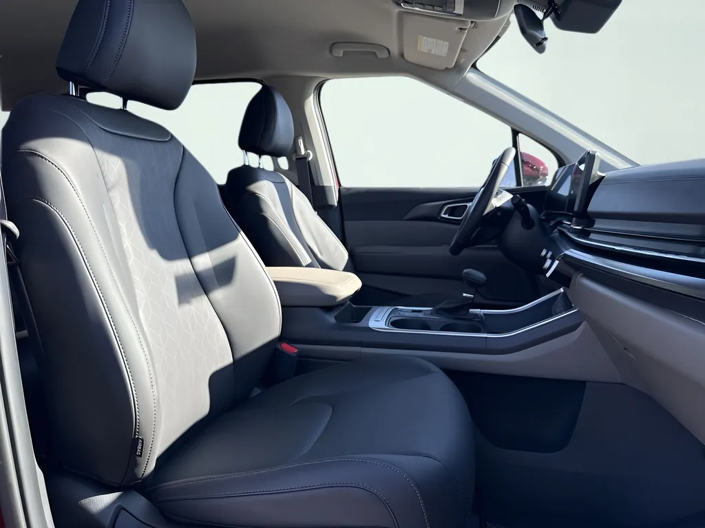 2026 Kia Carnival LXS - Photo 25