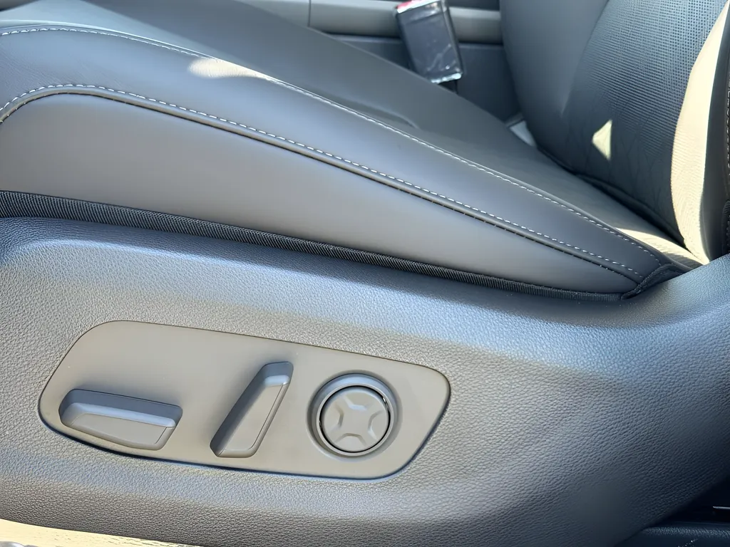 2026 Kia Carnival LXS - Photo 14