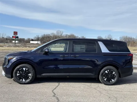 More photos of 2026 Kia Carnival Hybrid LXS at Graff Kia of Chesterton, IN