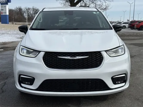 Another view of 2024 Chrysler Pacifica Touring L for sale in Burns Harbor, IN at Graff Kia of Chesterton