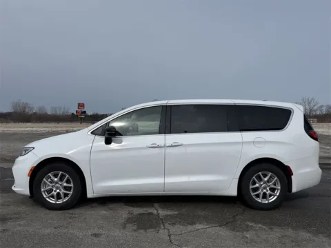 More photos of 2024 Chrysler Pacifica Touring L at Graff Kia of Chesterton, IN