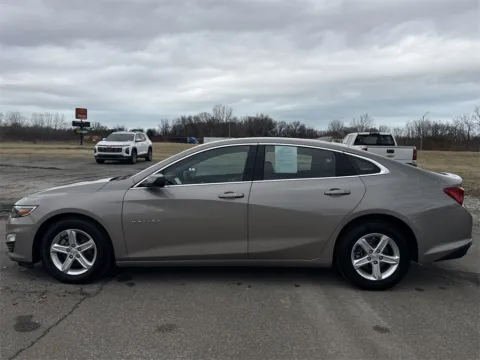 More photos of 2023 Chevrolet Malibu LT at Graff Kia of Chesterton, IN