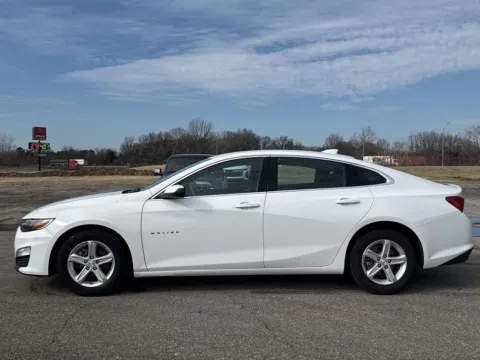 More photos of 2023 Chevrolet Malibu LT at Graff Kia of Chesterton, IN