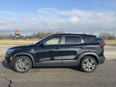 More photos of 2023 Kia Seltos LX at Graff Kia of Chesterton, IN