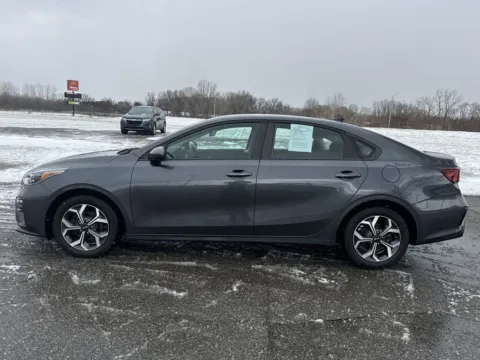 More photos of 2019 Kia Forte LXS at Graff Kia of Chesterton, IN