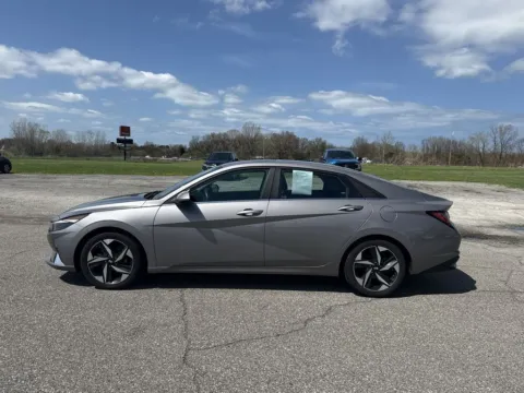 More photos of 2022 Hyundai Elantra Hybrid Limited at Graff Kia of Chesterton, IN