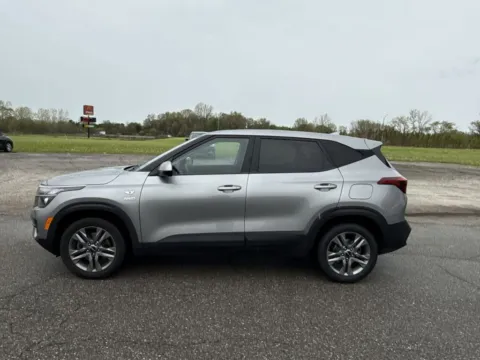 More photos of 2023 Kia Seltos LX at Graff Kia of Chesterton, IN