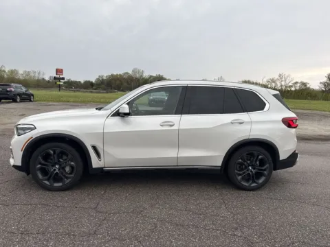 More photos of 2019 BMW X5 xDrive40i at Graff Kia of Chesterton, IN