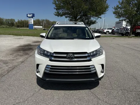 Another view of 2018 Toyota Highlander Limited Platinum for sale in Burns Harbor, IN at Graff Kia of Chesterton