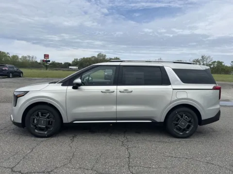 More photos of 2026 Kia Carnival Hybrid SX at Graff Kia of Chesterton, IN