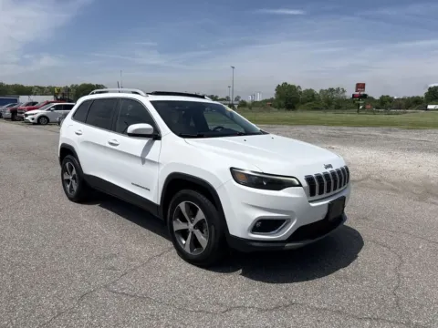 Photos of 2019 Jeep Cherokee Limited for sale in Burns Harbor, IN at Graff Kia of Chesterton
