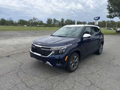 Blue 2024 Kia Seltos S for sale in Burns Harbor, IN