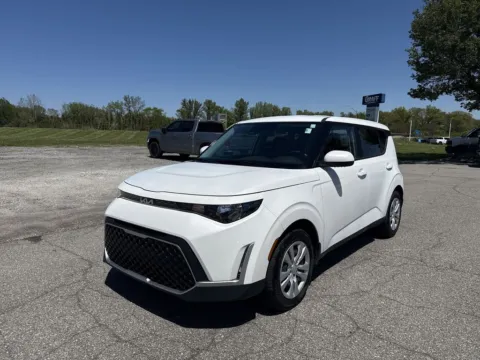 White 2024 Kia Soul LX for sale in Burns Harbor, IN