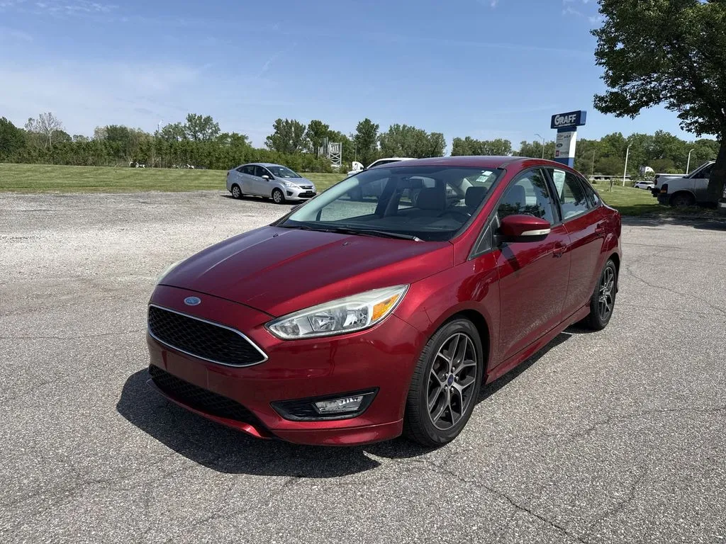 2015 Ford Focus Sedan SE's photo