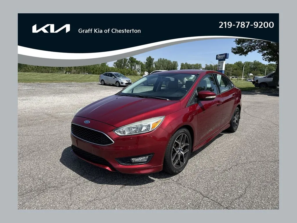 2015 Ford Focus Sedan SE's photo