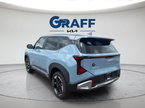 More photos of 2027 Kia Seltos S at Graff Kia of Chesterton, IN