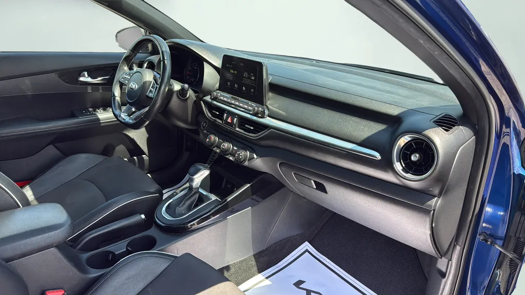 2021 Kia Forte GT-Line - Photo 37