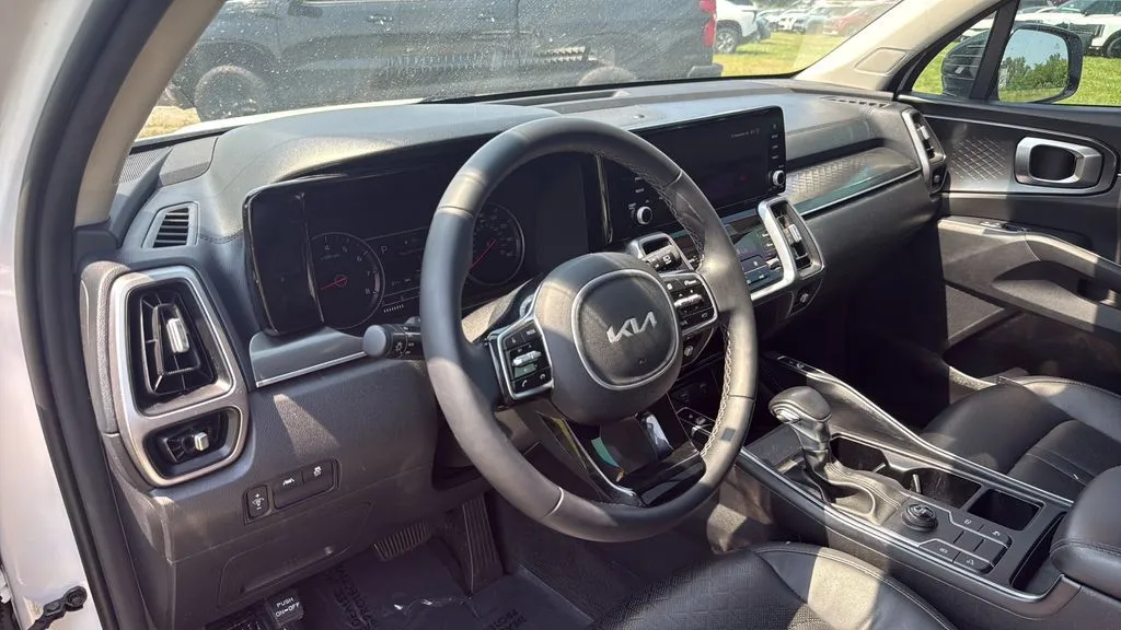 2022 Kia Sorento S - Photo 30