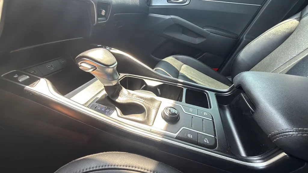 2022 Kia Sorento S - Photo 28