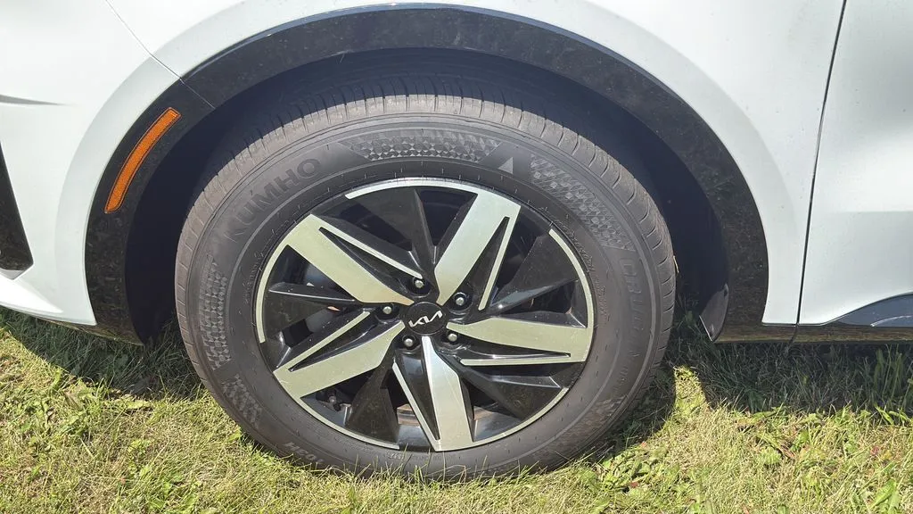 2022 Kia Sorento S - Photo 41