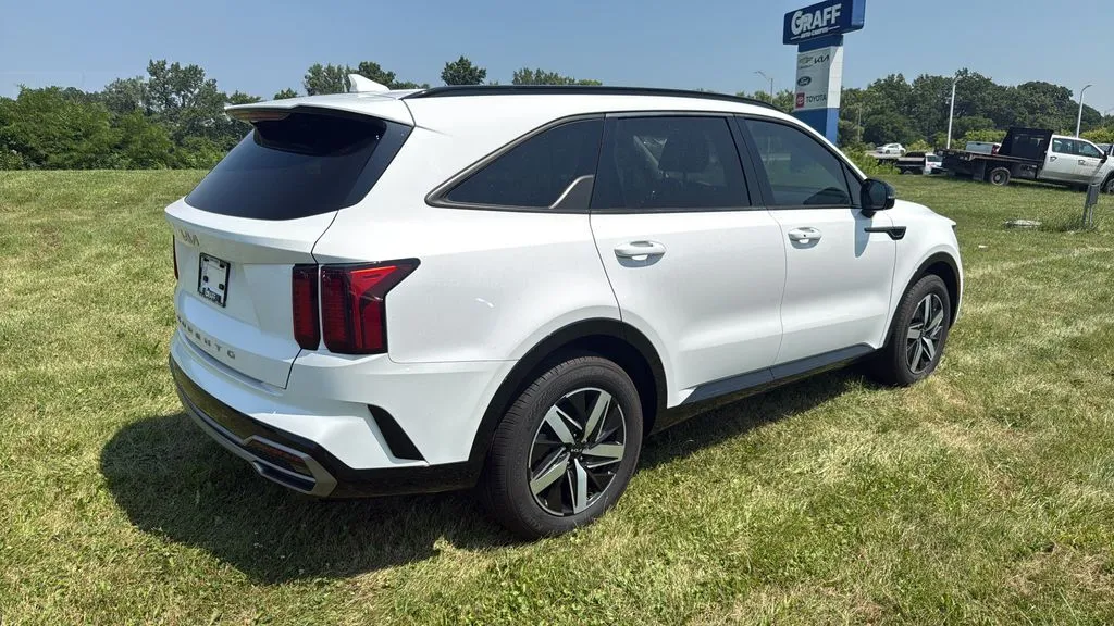 2022 Kia Sorento S - Photo 8