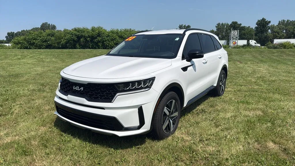 2022 Kia Sorento S - Photo 14