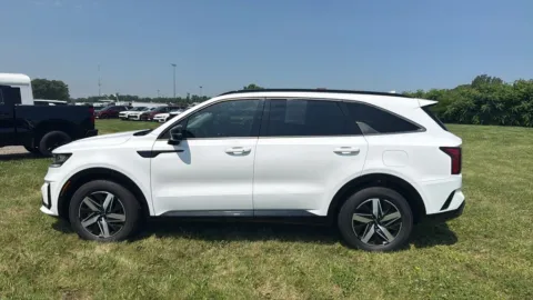 Another view of 2022 Kia Sorento S for sale in Burns Harbor, IN at Graff Kia of Chesterton