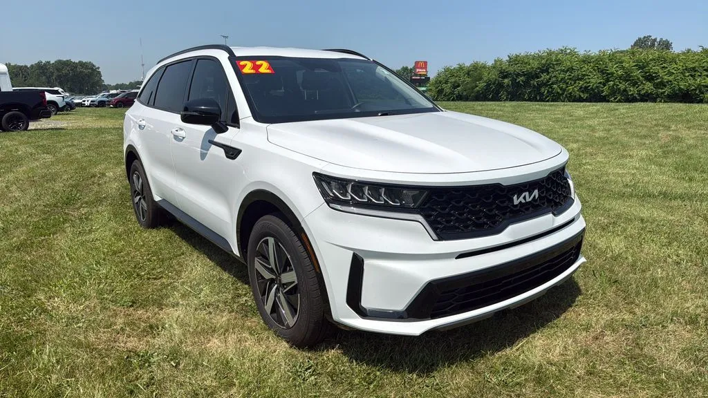 2022 Kia Sorento S - Photo 13