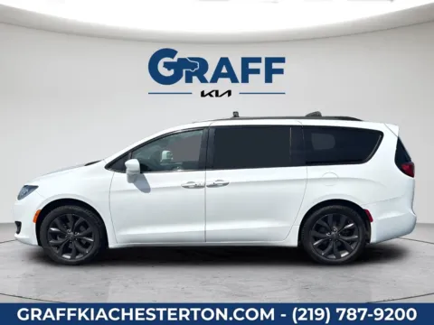 Another view of 2020 Chrysler Pacifica Touring L for sale in Burns Harbor, IN at Graff Kia of Chesterton