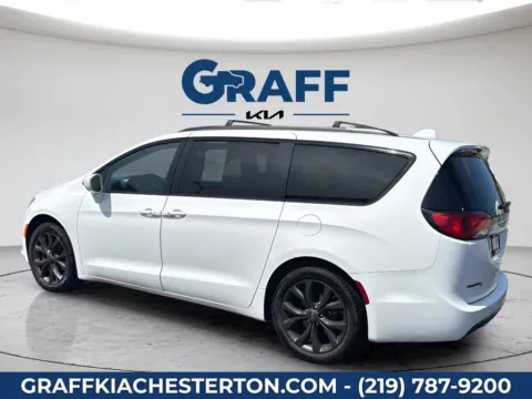 More photos of 2020 Chrysler Pacifica Touring L at Graff Kia of Chesterton, IN
