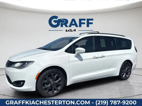 Photos of 2020 Chrysler Pacifica Touring L for sale in Burns Harbor, IN at Graff Kia of Chesterton