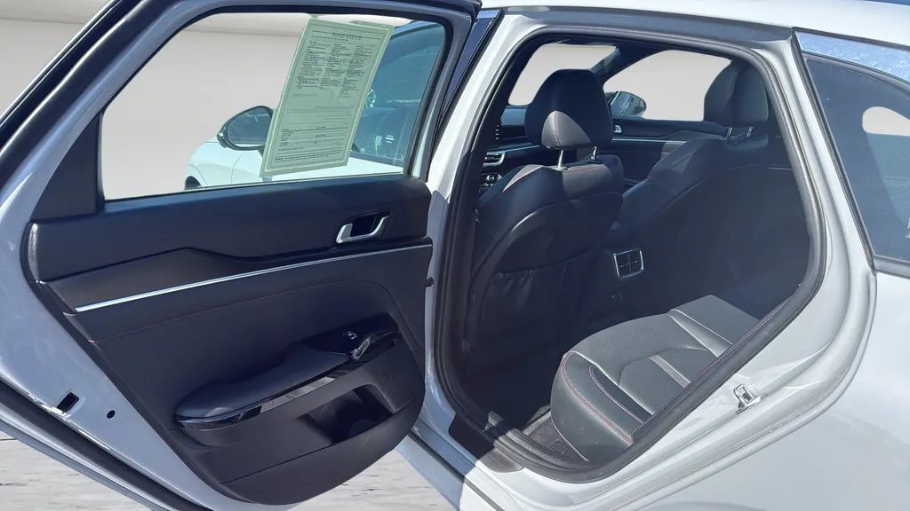 2024 Kia K5 GT - Photo 34