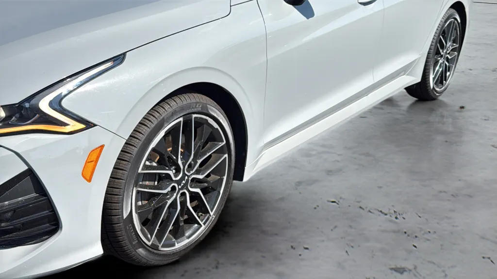 2024 Kia K5 GT - Photo 47